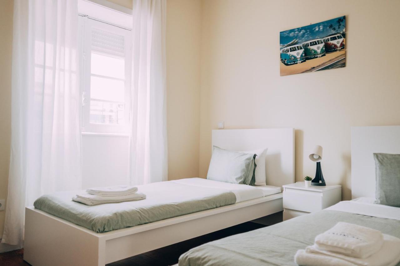 Green Coast Surf House Espinho  Bagian luar foto