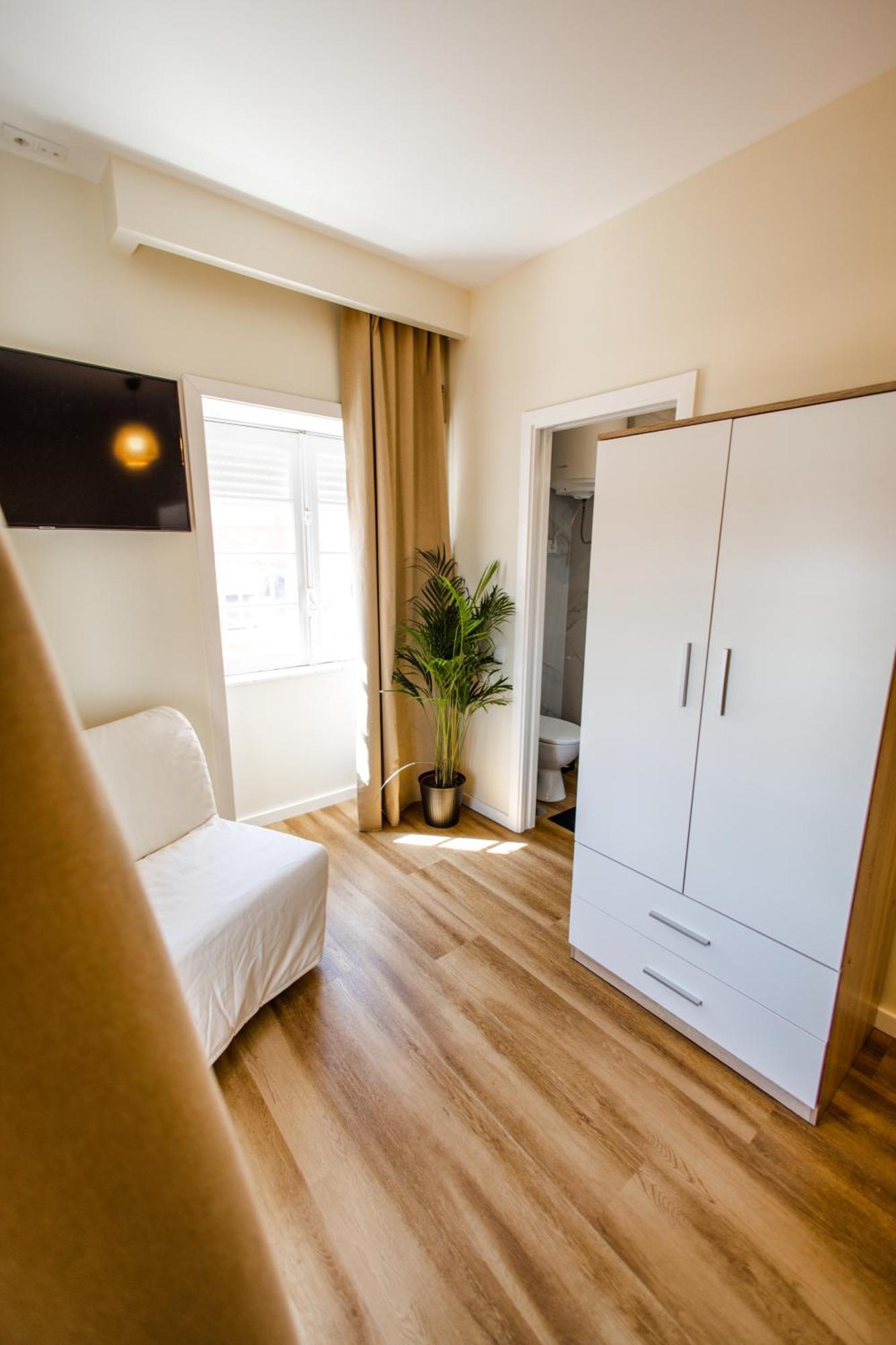 Green Coast Surf House Espinho  Bagian luar foto