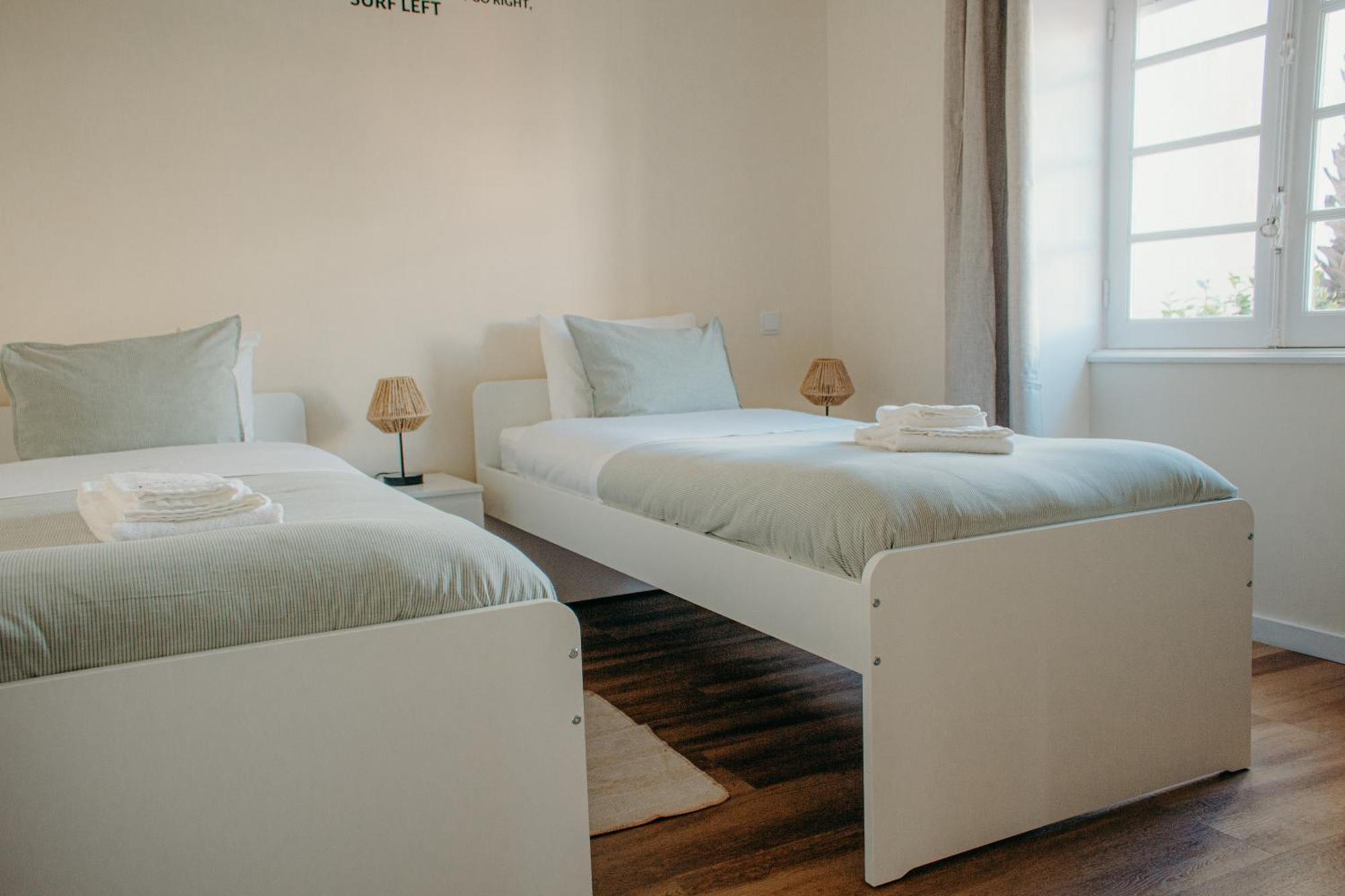 Green Coast Surf House Espinho  Bagian luar foto